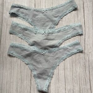Lightweight Cotton Lace Trim Thong
SKIMS